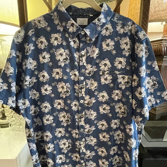 7 Diamonds Made Well button up short sleeve shirt size XL - Picture 1 of 3